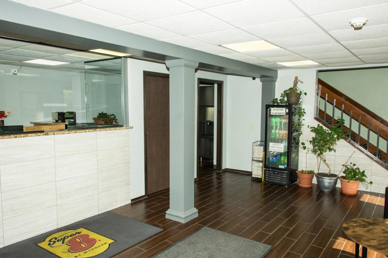 Super 8 By Wyndham Michigan City Buitenkant foto