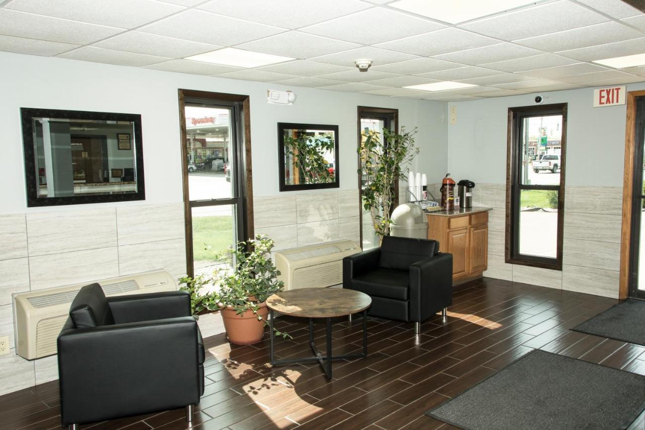 Super 8 By Wyndham Michigan City Buitenkant foto