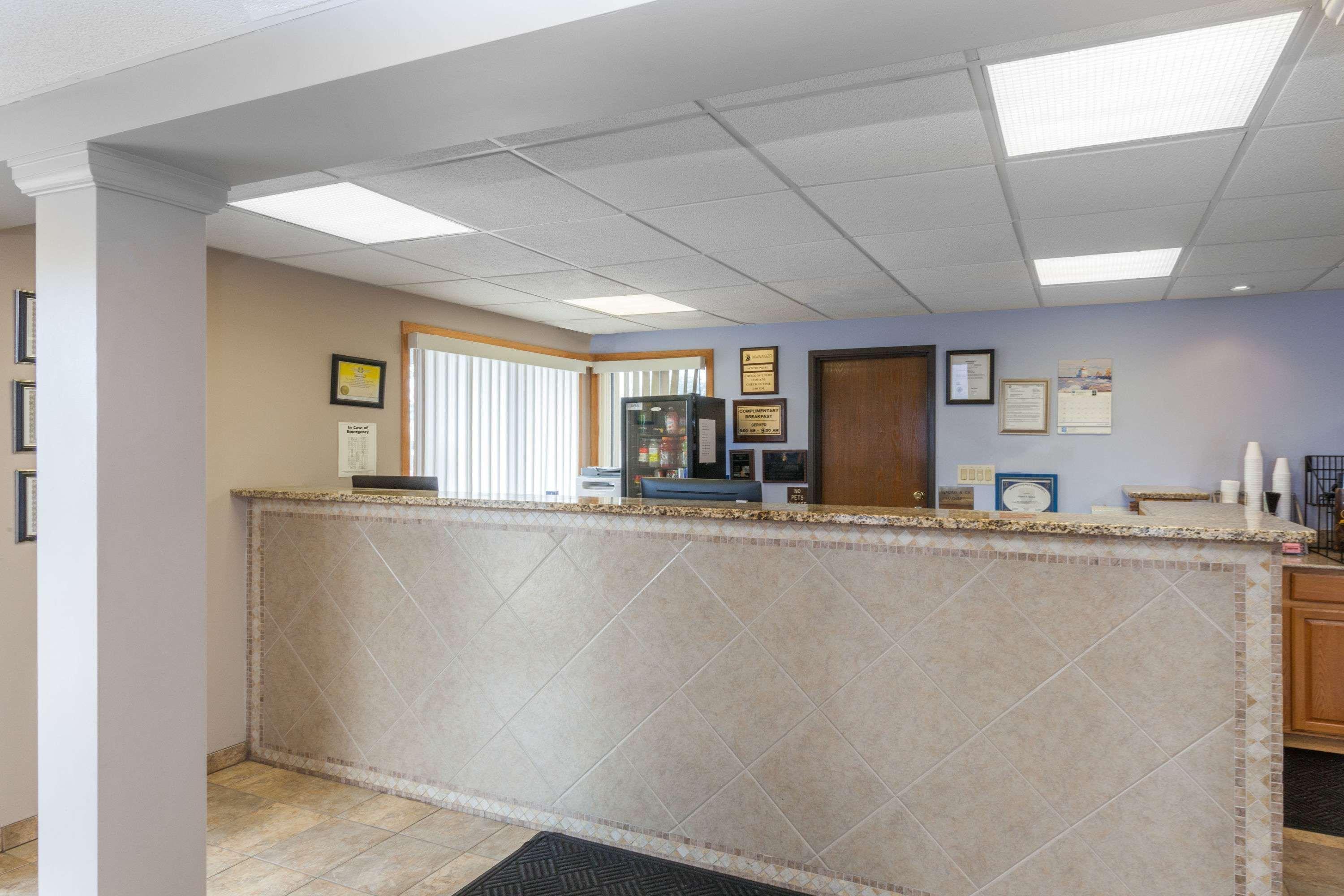 Super 8 By Wyndham Michigan City Buitenkant foto