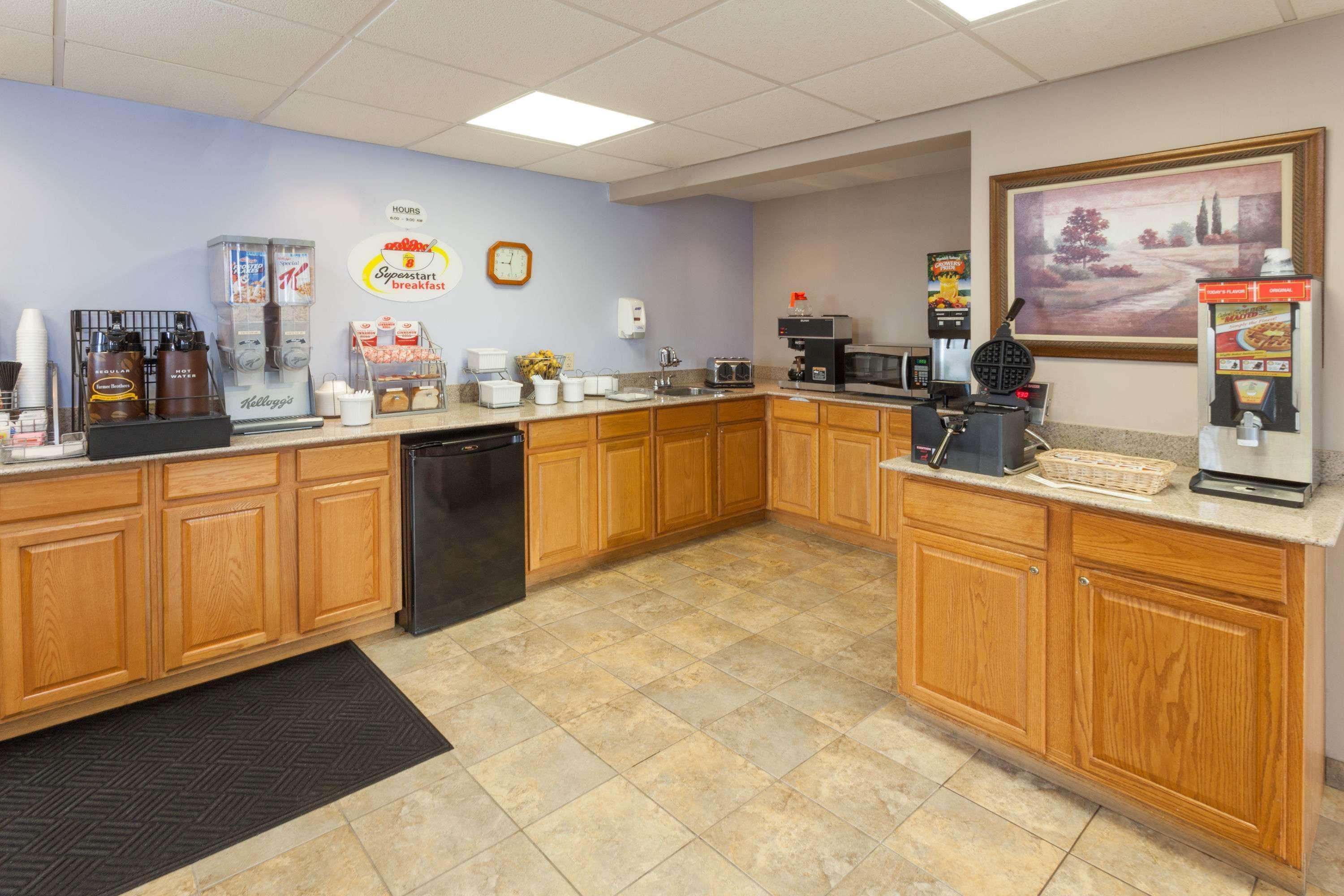 Super 8 By Wyndham Michigan City Buitenkant foto