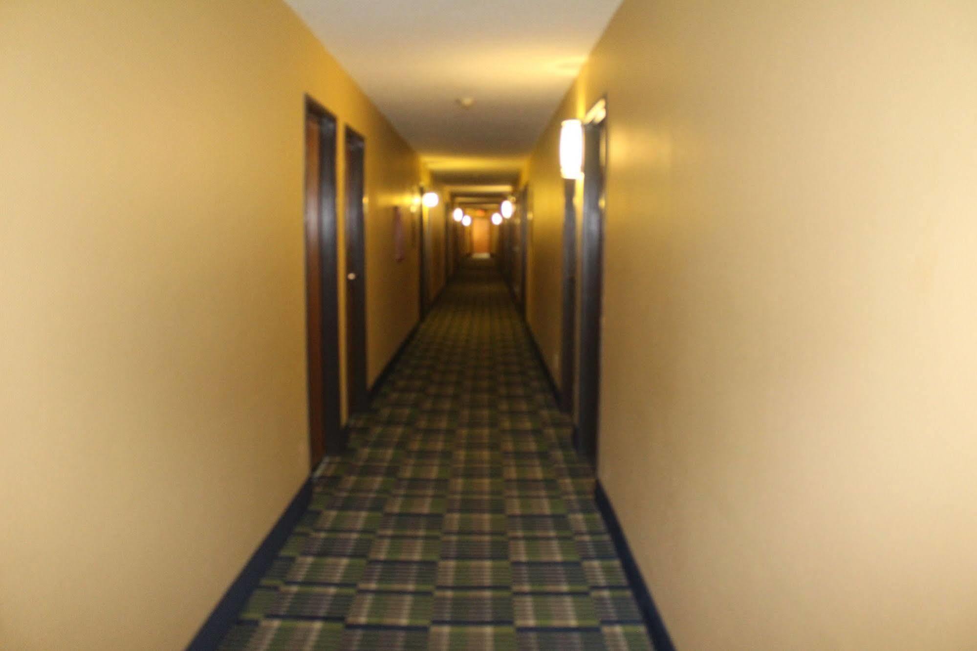 Super 8 By Wyndham Michigan City Buitenkant foto